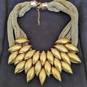 Elegant Gold Vintage Necklace